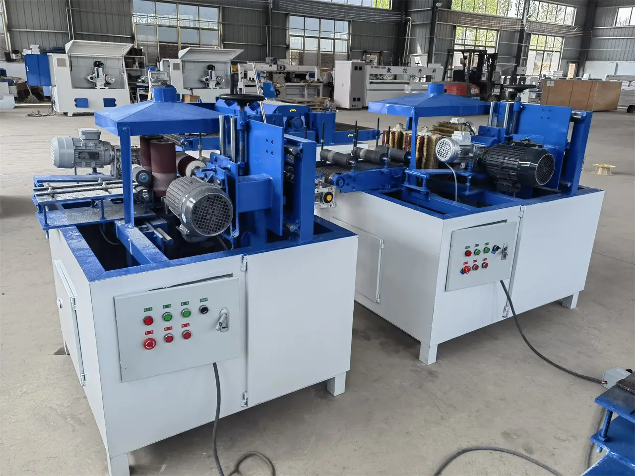 打磨機(jī)設(shè)備： 打磨拋光機(jī) 解決工件表面瑕疵的“全能助手”